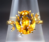Золотое кольцо с медовым гелиодором 3,99 карата, желтыми сапфирами и бриллиантами Золото