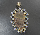 Серебряный кулон с резным флюоритом 17,65 карата, танзанитами и голубыми топазами Серебро 925
