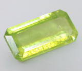 Желтовато-зеленый сфен 1,42 карата
