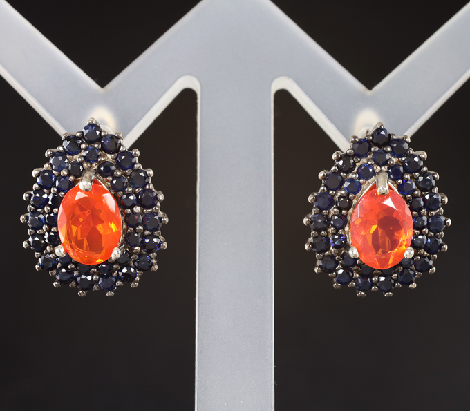 Великолепные cеребряные серьги с ограненными опалами и синими сапфирами