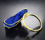 Золотое кольцо с крупным ярким слайсом азурита 23,15 карата и рубиновой шпинелью Золото