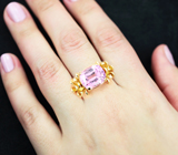 Крупное золотое кольцо с ярко-неоновым кунцитом 11,73 карата и бриллиантами Золото