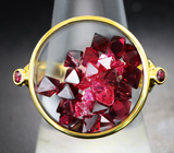 Золотое кольцо с россыпью кристаллов рубиновой шпинели 7,23 карата под сапфировым стеклом и красными сапфирами Золото