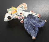 Серебряная брошь с резным танзанитом, кристаллическим эфиопским опалом и самоцветами Серебро 925