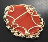 Брошь с агатовой камей на карнелиане 24,61 карата, синими и красными сапфирами, изумрудами и бриллиантами