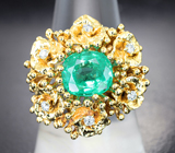 Массивное золотое кольцо с удивительным уральским изумрудом высокой дисперсии 2,88 карата и бриллиантами Золото