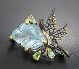 Серебряная брошь с резным аквамарином и перидотами Серебро 925