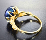 Золотое кольцо с жемчужиной титанового люстра 5,68 карата и сапфирами Золото