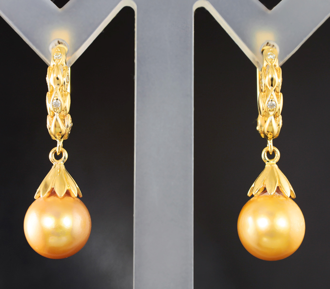 Золотые серьги с безупречной парой «золотого» жемчуга 10,23 карата и бриллиантами