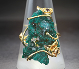 Золотое кольцо с сочно-зелеными кристаллами диоптаза 14,62 карата, красными сапфирами и бриллиантом Золото