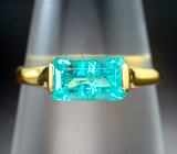 Золотое кольцо с «неоновым» апатитом 1,47 карата