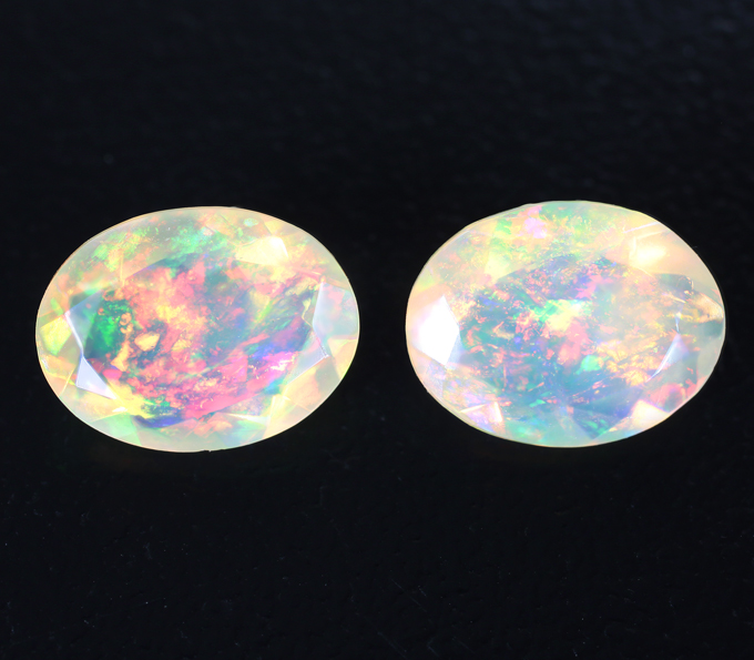 Пара ограненных эфиопских опалов 1,93 карата