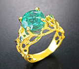Золотое кольцо с крупным «неоновым» апатитом 4,1 карата