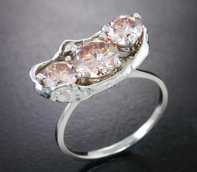 Кольцо с розовыми бриллиантами 3,24 карата