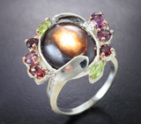 Серебряное кольцо cо звездчатым сапфиром 11,11 карата, перидотами и родолитами Серебро 925