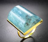 Золотое кольцо с крупным насыщенным аквамарином необычной формы 43,02 карата