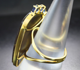 Золотое кольцо с уникальным супер-ярким крупным аммолитом 33,85 карата и сапфирами лучших цветов Золото