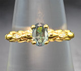 Золотое кольцо с редким насыщенным уральским александритом высокой чистоты 0,47 карата и бриллиантами Золото