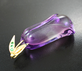 Золотоый кулон с крупным резным полихромным аметистом 72,08 карата и цаворитами Золото