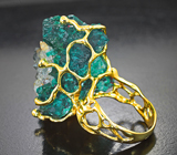 Редкость! Массивное золотое кольцо с сочно-зелеными кристаллами диоптаза и бесцветного кварца 58,17 карата, уральскими изумрудами и бриллиантами