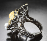 Серебряное кольцо с кристаллическими эфиопскими опалами и жемчугом Серебро 925