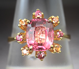 Золотое кольцо с ярким «неоновым» полихромным турмалином 2,66 карата и сапфирами Золото