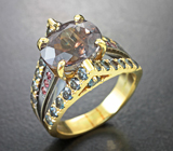 Кольцо с крупным зултанитом 5,21 карата, гранатами со сменой цвета и малиновыми сапфирами Золото