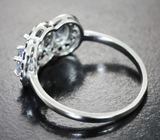 Стильное серебряное кольцо с танзанитами и черными шпинелями