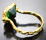 Золотое кольцо с редким контрастным мау-сит-ситом 7,72 карата и уральскими изумрудами Золото