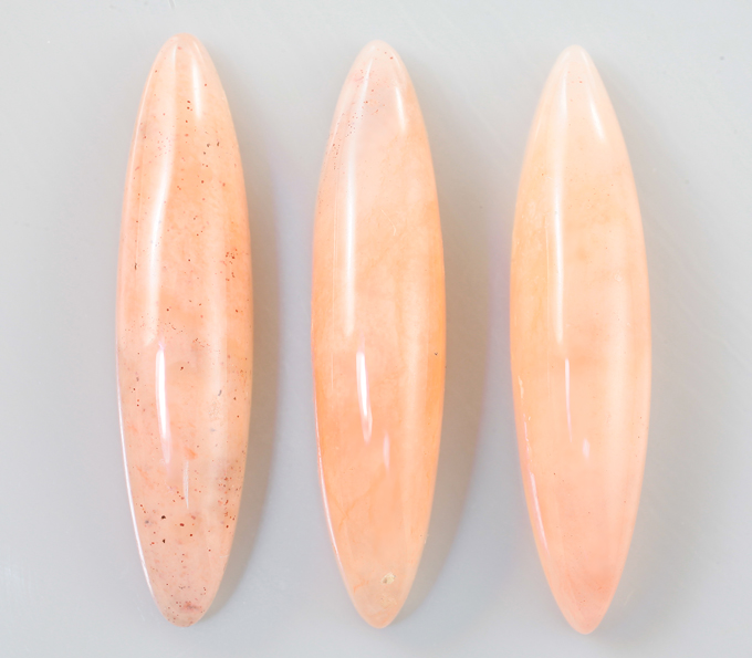 Набор из 3 кабошонов «земляничного» кварца 27,27 карата