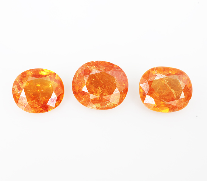 Набор из 3 спессартинов гранатов цвета «фанта» 4,54 карата