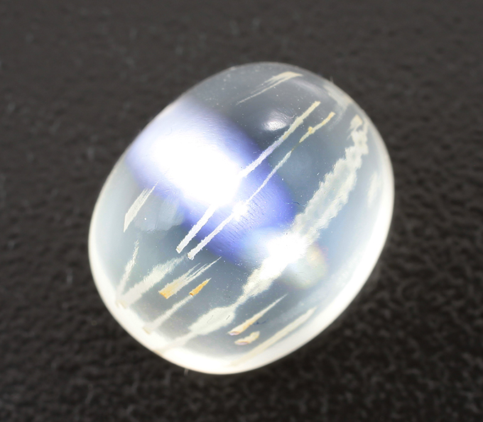 Редкий! Лунный камень с включением рутила 10,1 карата