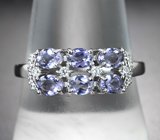 Стильное серебряное кольцо с танзанитами