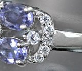 Стильное серебряное кольцо с танзанитами