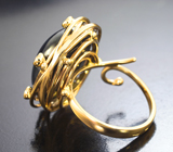 Золотое кольцо c на редкость крупным звездчатым 28,15 карата и васильковыми сапфирами Золото