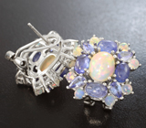 Впечатляющие серебряные серьги с кристаллическими эфиопскими опалами и танзанитами Серебро 925