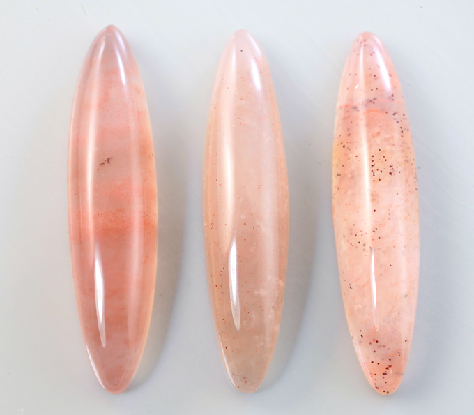 Набор из 3 кабошонов «земляничного» кварца 28,04 карата