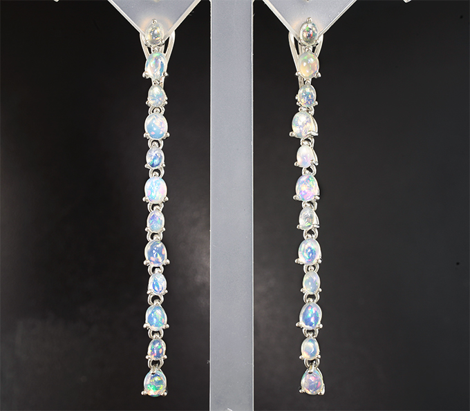 Элегантное серебряные серьги с кристаллическими эфиопскими опалами