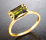 Золотое кольцо с насыщенным желто-зеленым турмалином 2,85 карата