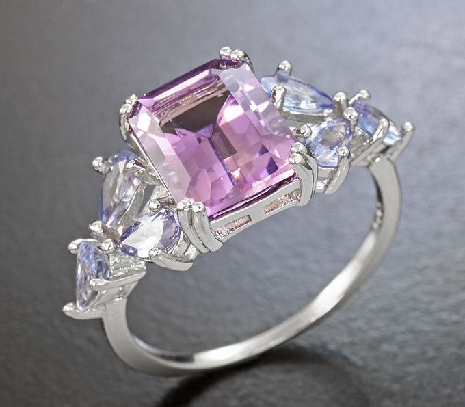 Превосходное серебряное кольцо с аметистом и танзанитами