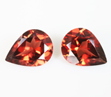 Пара чистейших альмандинов гранатов 2,31 карата 