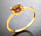 Золотое кольцо с полихромным андалузитом 0,67 карата