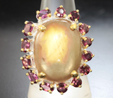 Серебряное кольцо с корундом 32,89 карата и родолитами