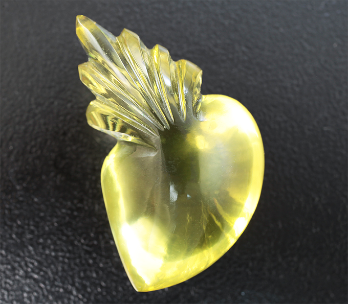 Крупный резной лимонный цитрин высокой чистоты 50,96 карата