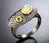 Серебряное кольцо с кристаллическим эфиопским опалом и диопсидом
