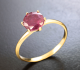 Золотое кольцо с насыщенным рубином 1,68 карата Золото