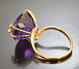 Золотое кольцо с чистейшим насыщенным уругвайским аметистом 15,22 карата