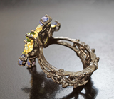 Серебряное кольцо с перидотами, танзанитами и голубыми топазами