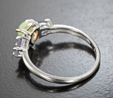 Прелестное серебряное кольцо с кристаллическим эфиопским опалом и танзанитами