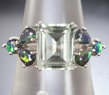 Превосходное серебряное кольцо с зеленым аметистом и ограненными черными опалами Серебро 925